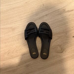 Fendi Elegant Black Slide Sandals